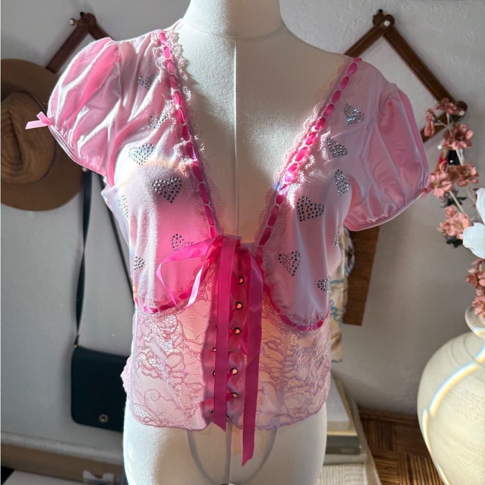 Chic Pink Heart-Patterned Lace Chemise